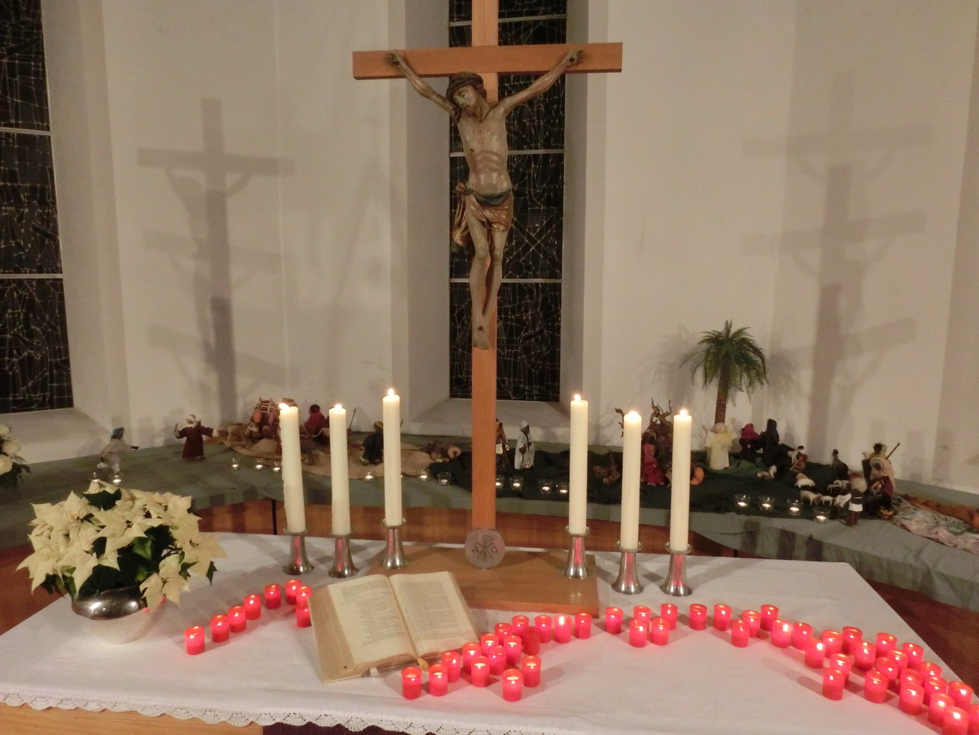 Kerzen am Altar